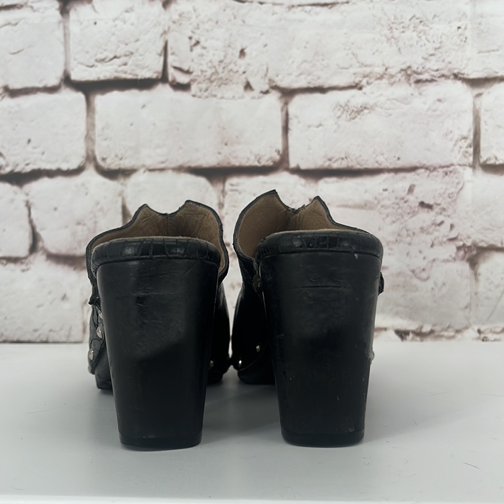 Salpy Handcrafted Leather Clogs, Size 7.5 - Picture 4 of 6